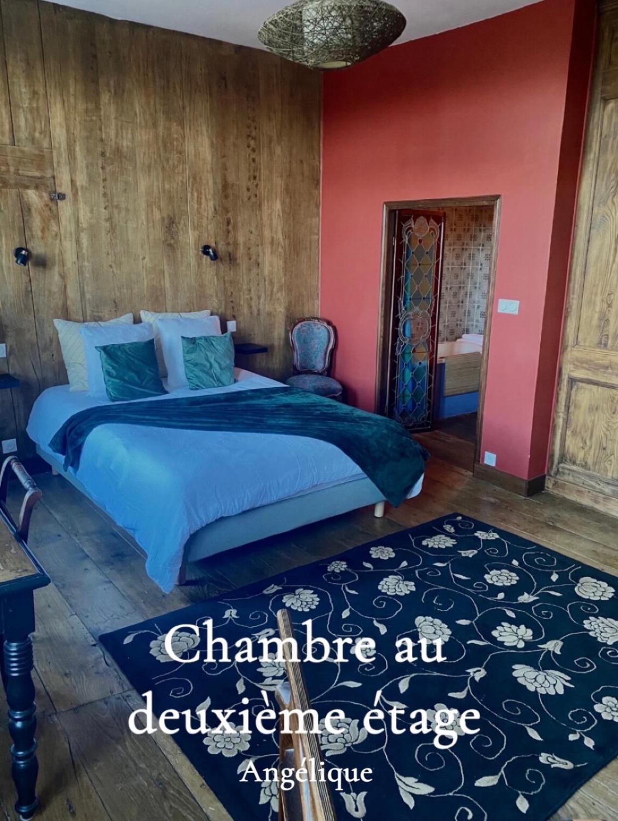 Mercier De Montigny - Les Chambres Du Beffroi - Spa Et Massage Fougères Eksteriør billede